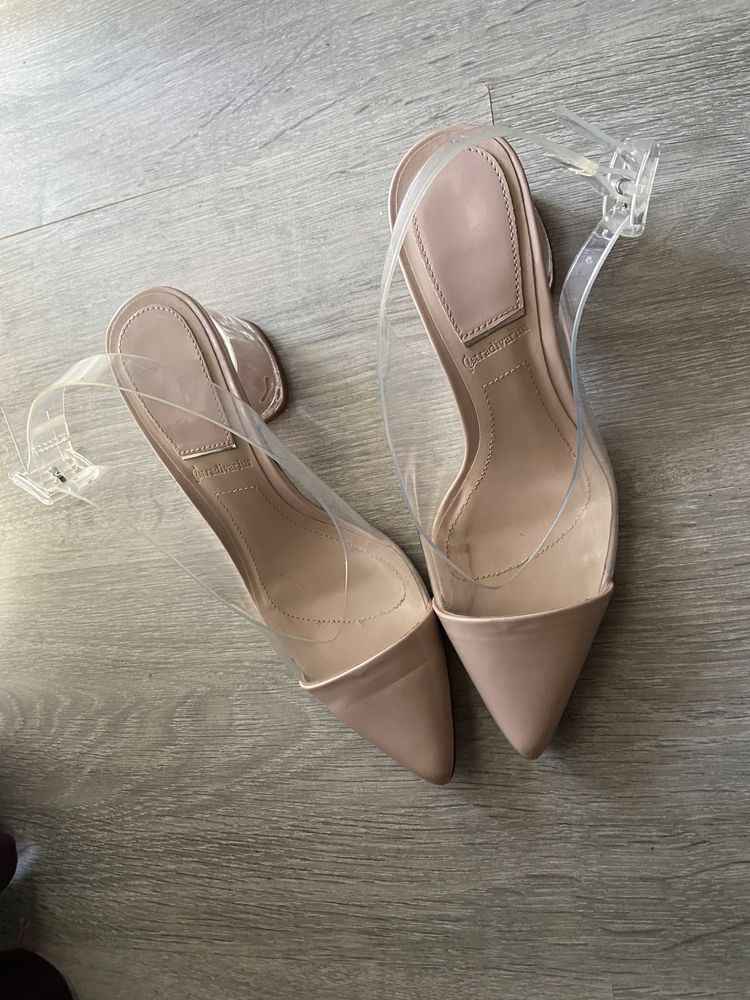 Sapatos Stradivarius Vialonga OLX Portugal