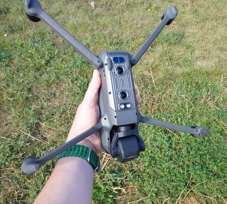 дрон, квадрокоптер - DJI Mavic 3 (без налета)