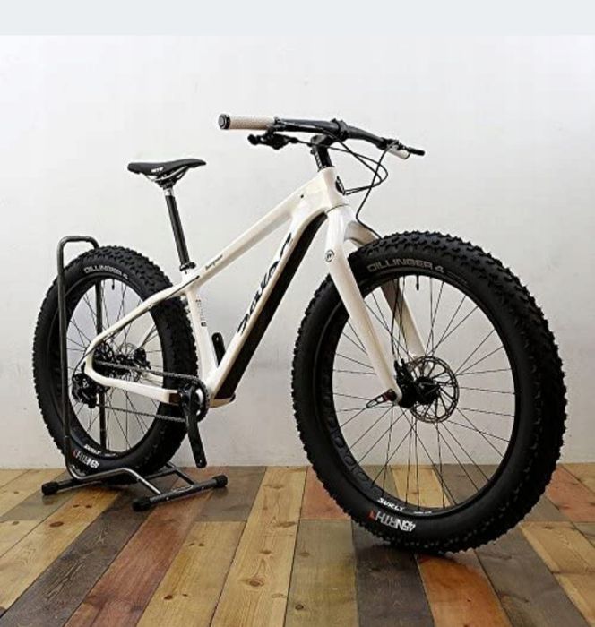 Nowy czarny stojak uchwyt serwisowy rowerowy