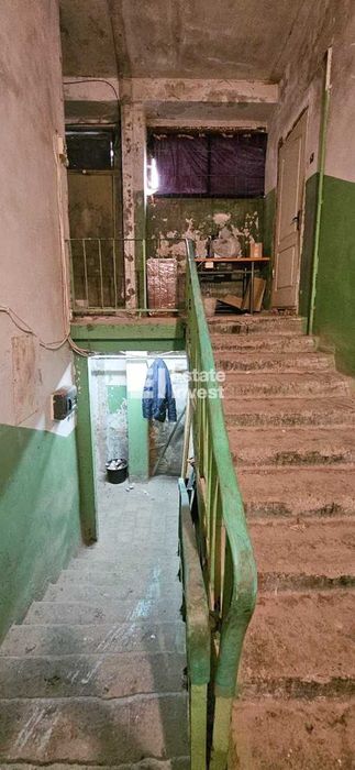 Продам приміщення на бул. Івана Каркача, 75, Роганський жилмассив.