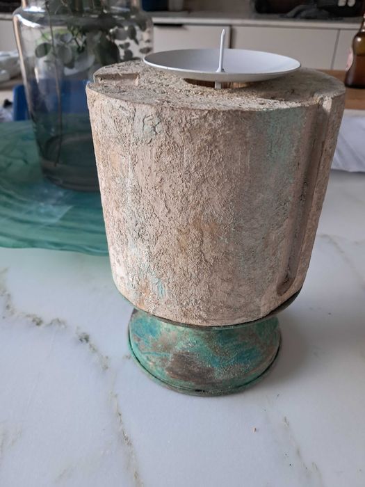 Candelabro em madeira e metal estilo rústico