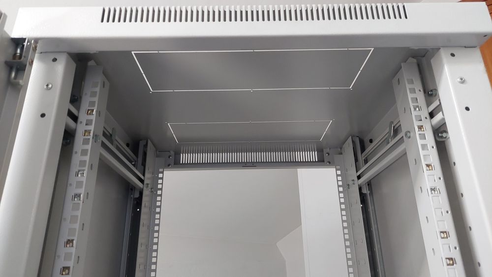 Armário Rack Metálico 19" Como Nova 60x60x118cm c/ Porta Vidro e Fechadura - Olirack