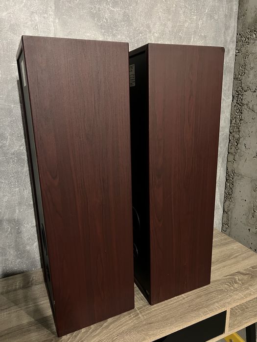 Kolumny glosnikowe Jamo studio 180