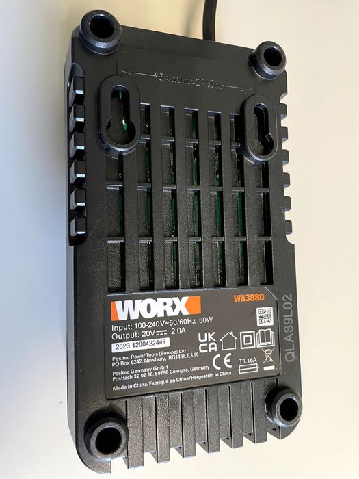 Ładowarka WORX Power Share 20V WA3880 (3054)