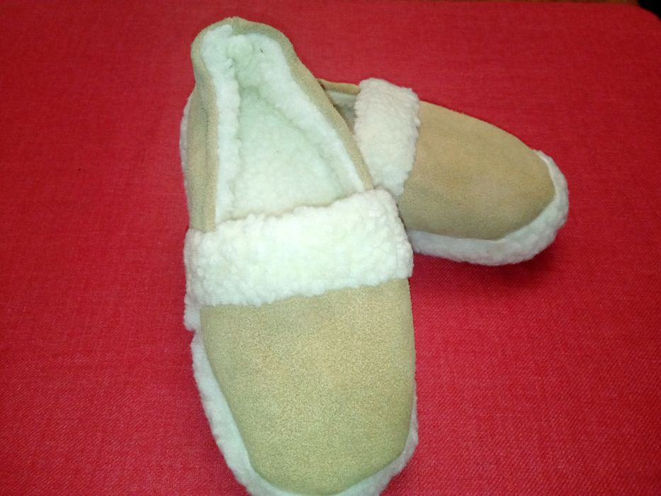 Продам новые домашние тапочки-чуни