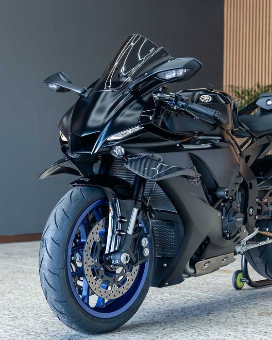 YAMAHA YZF-R1 | ANO 2024 | 12/2024 | APENAS 4.000 KM