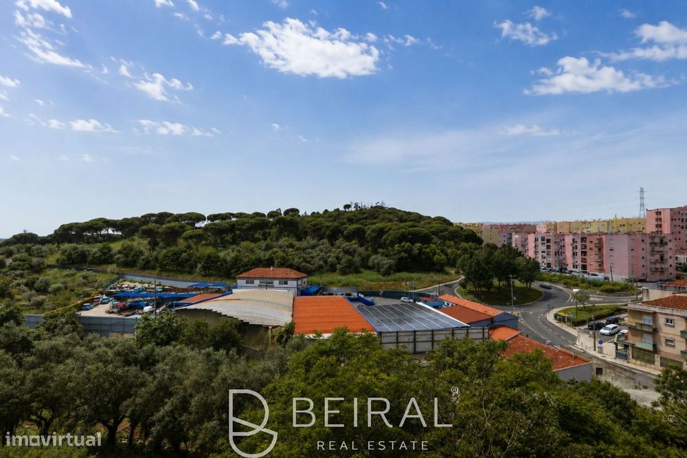 Apartamento T2 às portas de Lisboa, com varanda, vista e estacionamen