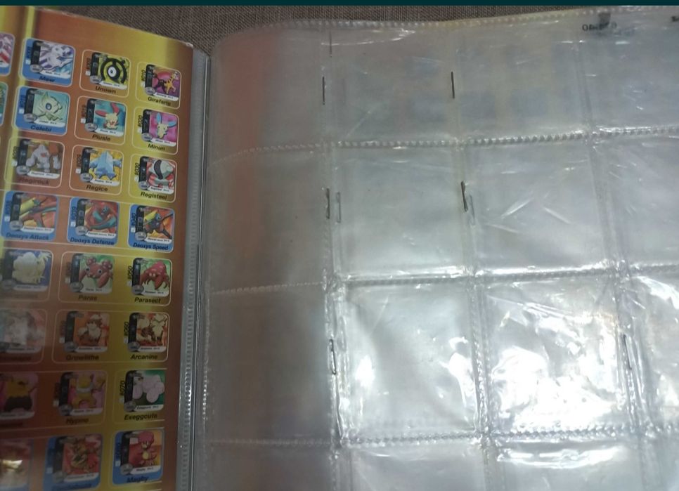 Lote de itens Pokémon..