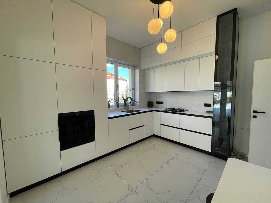 Будинок біля лісу з Красивим краєвидом та сучасним ремонтом