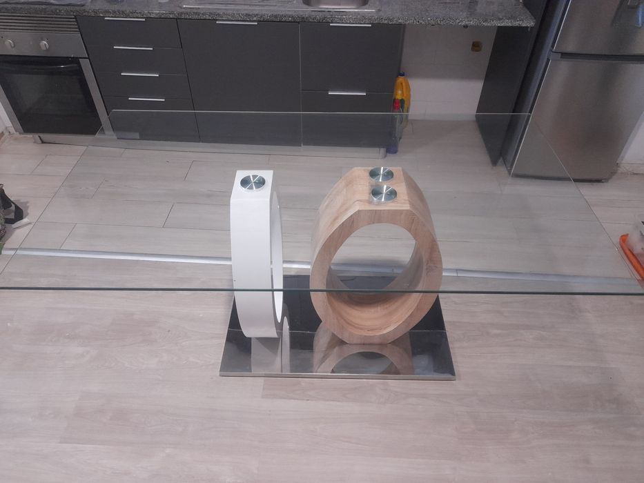 Mesa de jantar de vidro