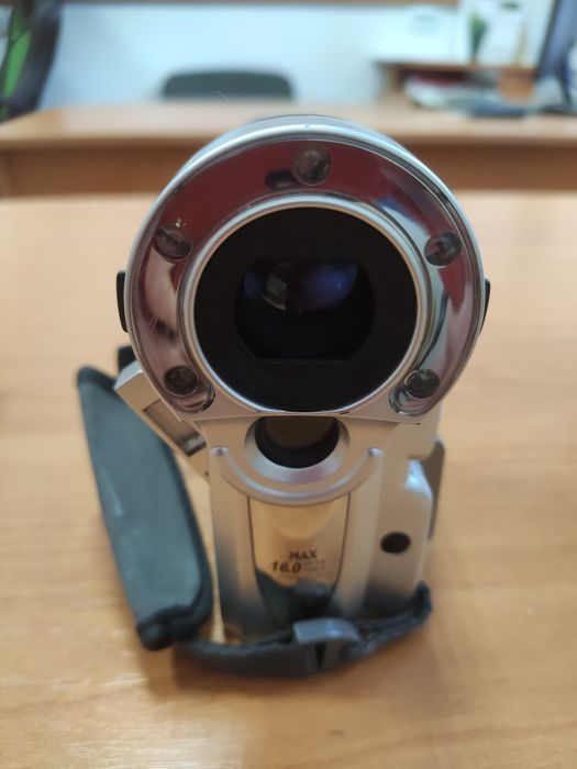 Продам відеокамеру SONY DVX-900