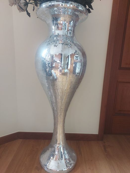 Vaso de pé em espelhos
