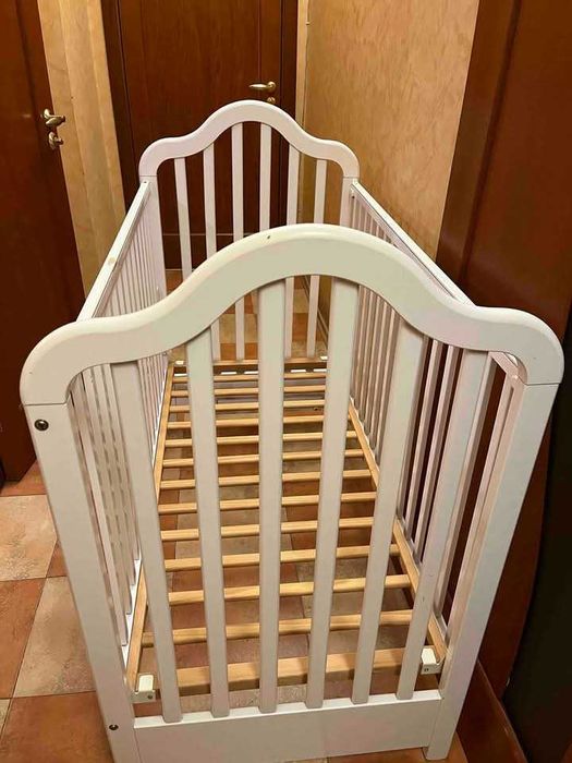 Дитяче ліжечко в гарному стані безкоштовно