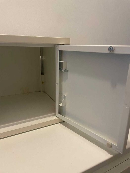 Caixa de metal IKEA