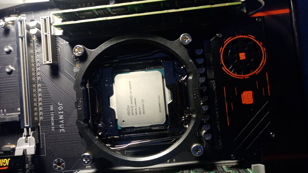 X99 Titanium D3 2011-3 Xeon E5-2676v3 + 4x8 (32Gb) Samsung ECC REG