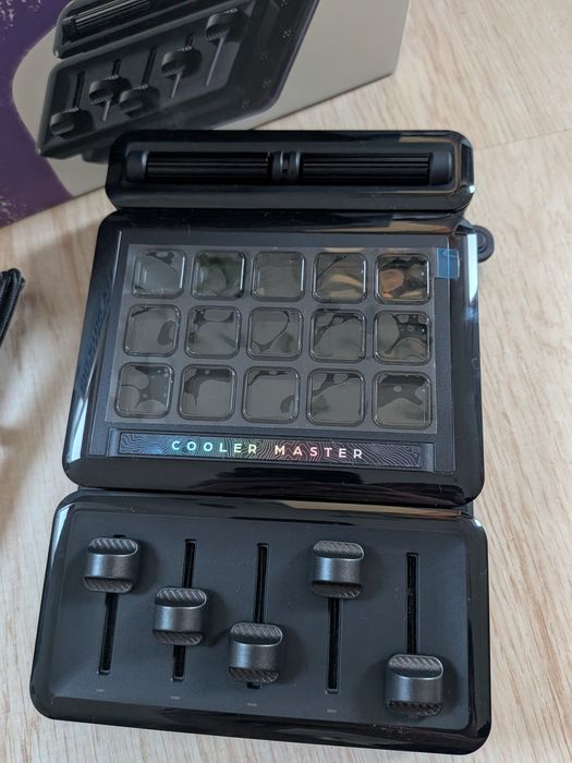 Nowy masterhub coolermaster taki ala streamdeck