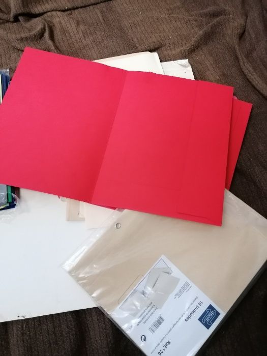 Material de escritório diverso (Pastas; separadores; porta docs