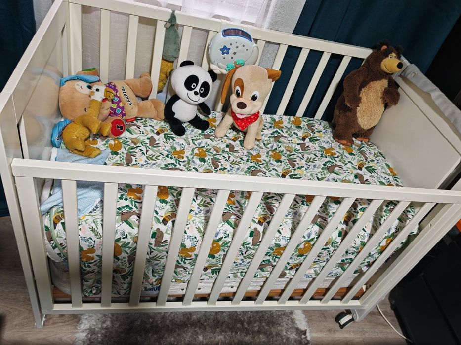 Berço de bebé branco