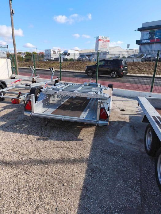 Atrelado Porta-Máquinas