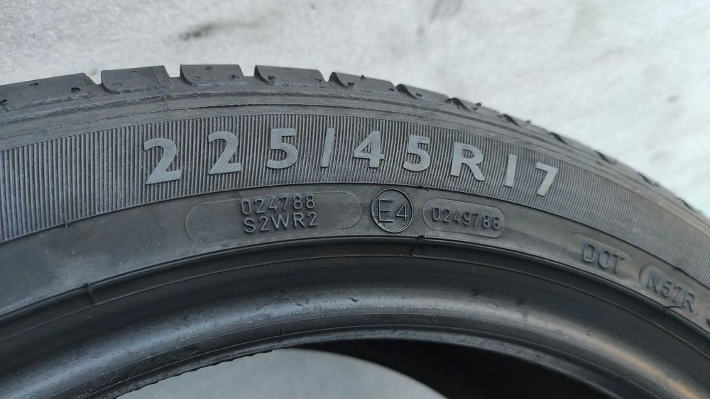 Opony Letnie 225/45/17 Dunlop 2szt 7mm