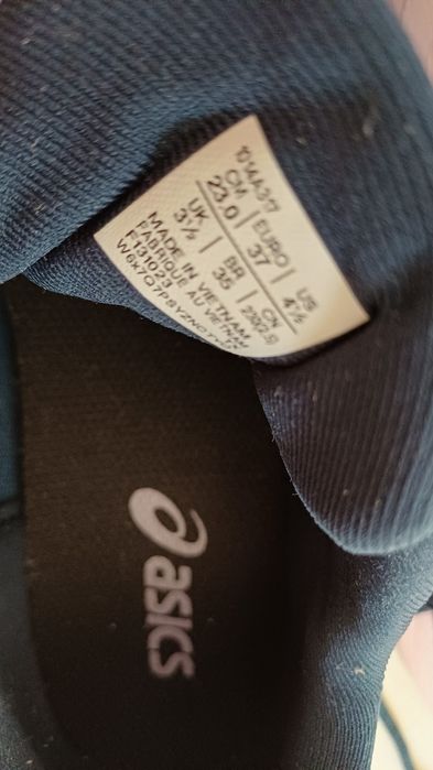 Buty Asics novablast 37