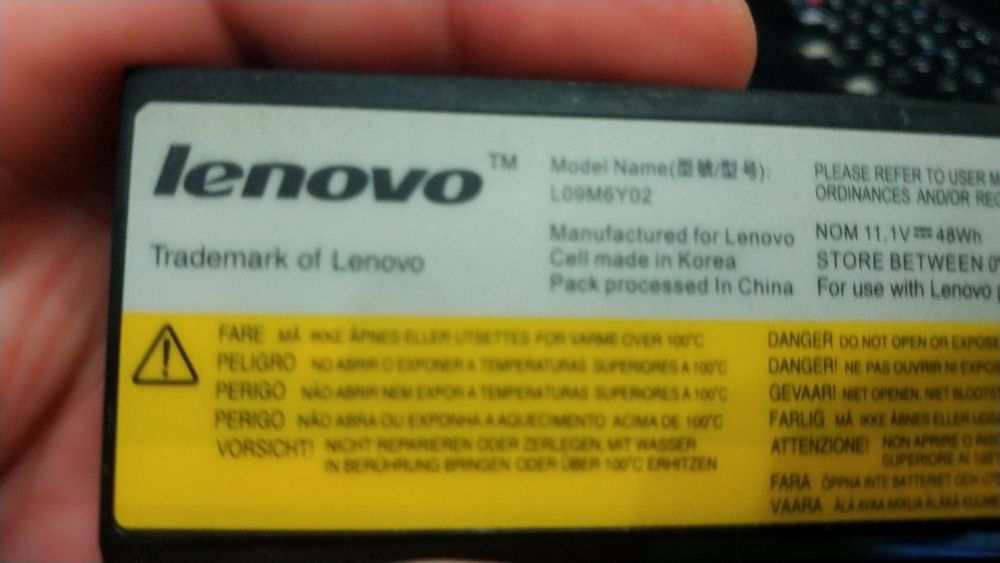 Lenovo G565
Ноутбук працює швидко і без нюансів.
В ютубі не тормозить,