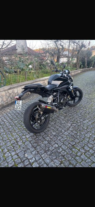 Mota BMW R310 poucos km