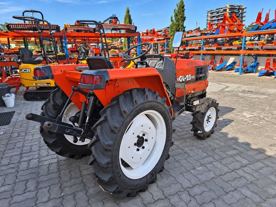 CAMPANHA - Trator Kubota GL23 | [4x4] | Direção Assistida | 4 Pneus Novos