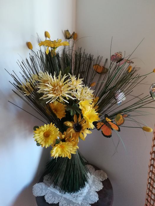 Arranjos florais grandes com fio de palmeira