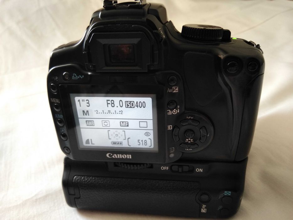 Продам фотоапарат Canon EOS 400D
