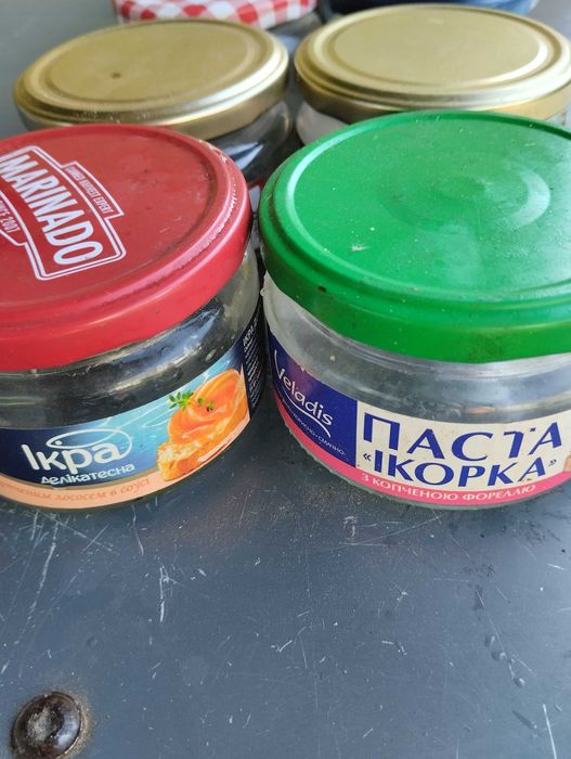 Бутыля стеклянные 3,0 л ,баночки 0.45л  и др.