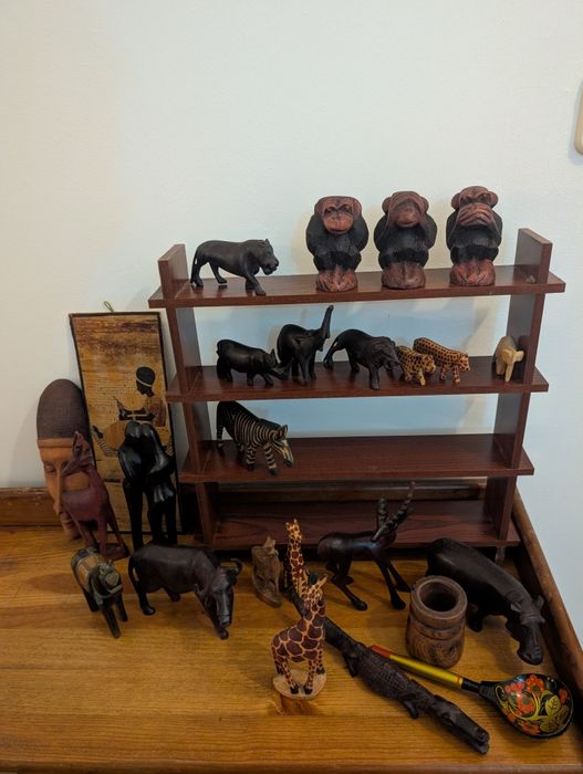 Vendo peças de decoração em madeira