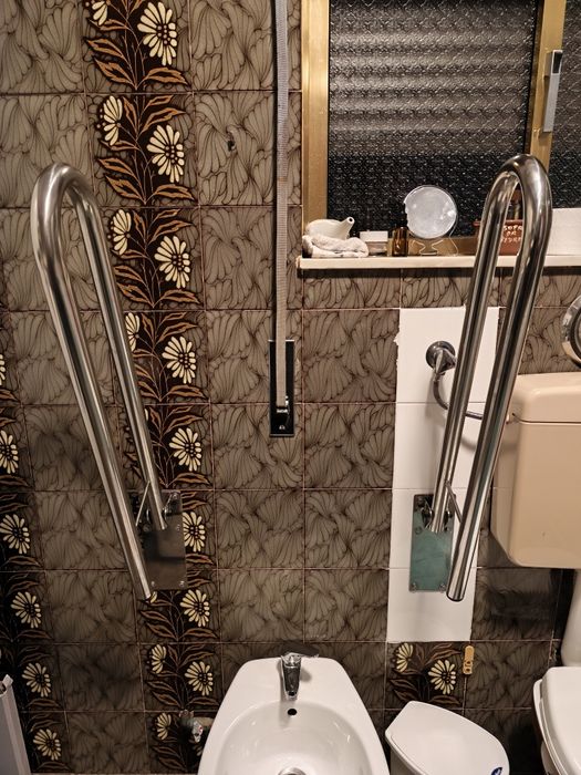 Barra de apoio para casa de banho