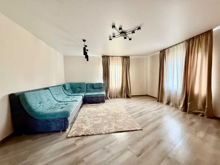 Продаж будинку з ремонтом і земельною ділянкою 33 сотих біля Львова