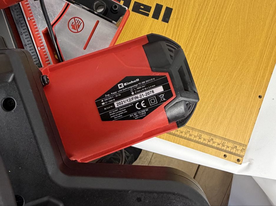 Торцювальна пила з протяжкою Einhell TC-SM 254