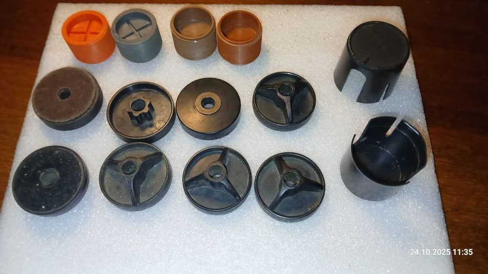 Разная пластмасса для проигрывателей