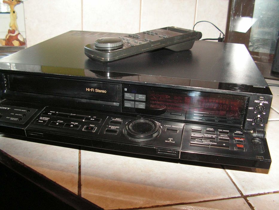 Magnetowid Sony  SLV - 825 VC + orginalny pilot.