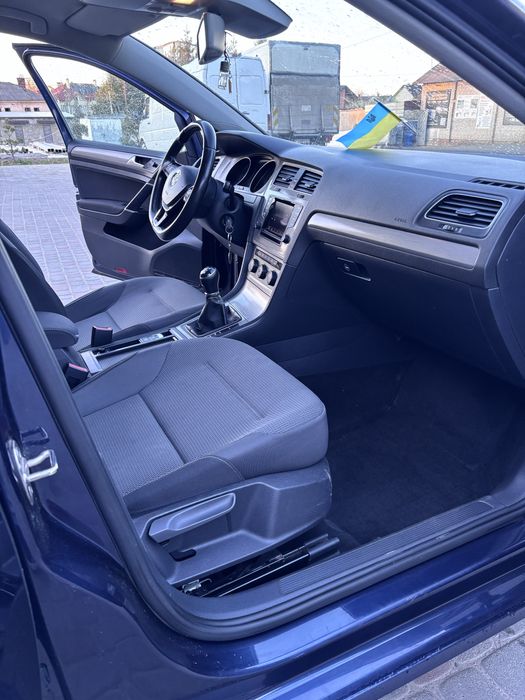 Volkswagen Golf VII