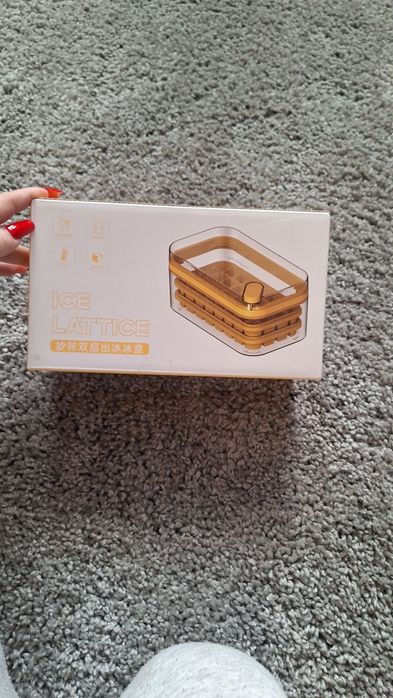 Pojemnik do robienia I przechowywania lodu