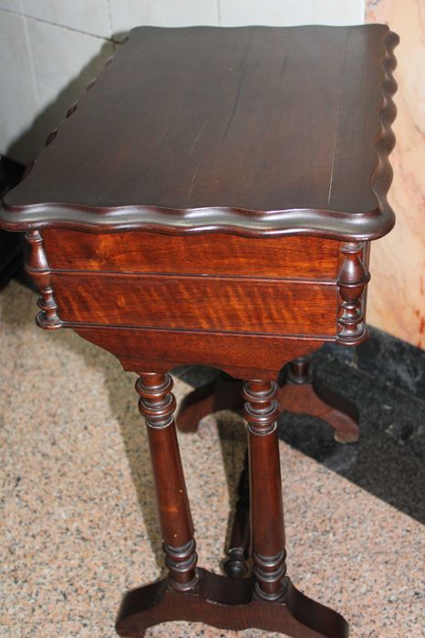 Mesa trabalho\Costura Vitoriana, seculo XlX,