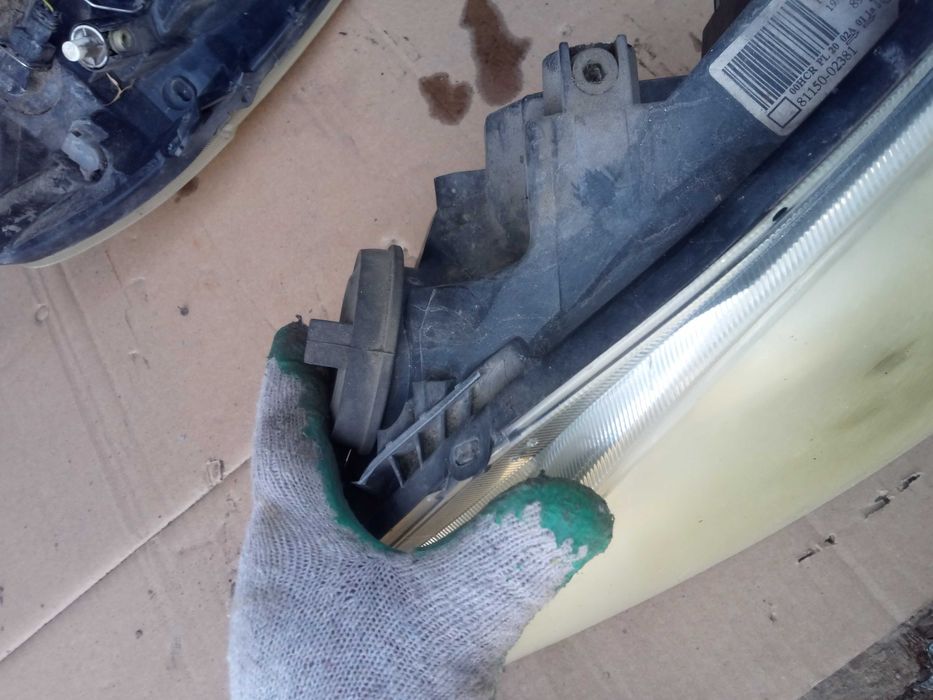 Toyota corolla e12 04-07 lift lampa prawa lewa przód HB europa