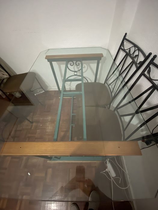 Mesa jantar ampla para bom convivio e refeicoes em familia