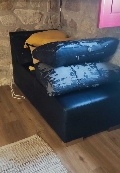 Sofá + Chaise Longue – Estrutura em bom estado