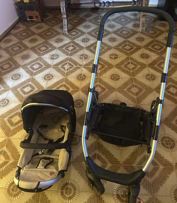 Vendo carrinho de bebé (Pierre Cardin)