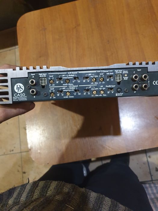 Автомобільний підсилювач