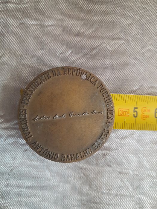 Medalha com Ramalho Eanes