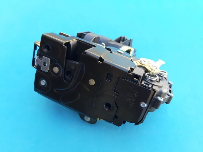 Fecho de porta electrico Vw Polo 9N 2001-2009  NOVO