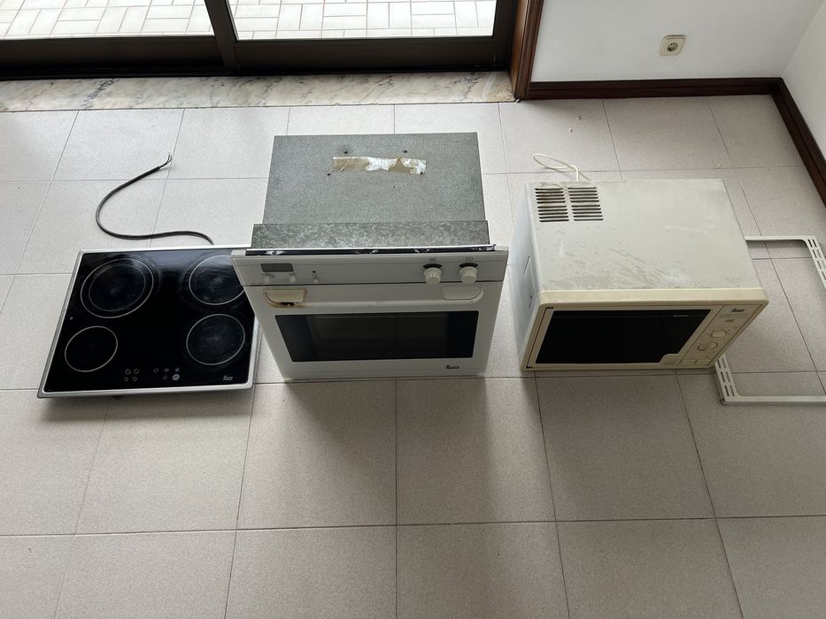 Placa Vitroceramica, Forno e Microondas TEKA