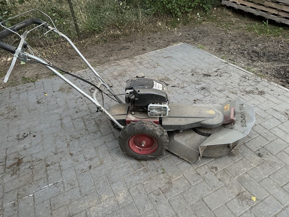Kosiarka spalinowa rotacyjna