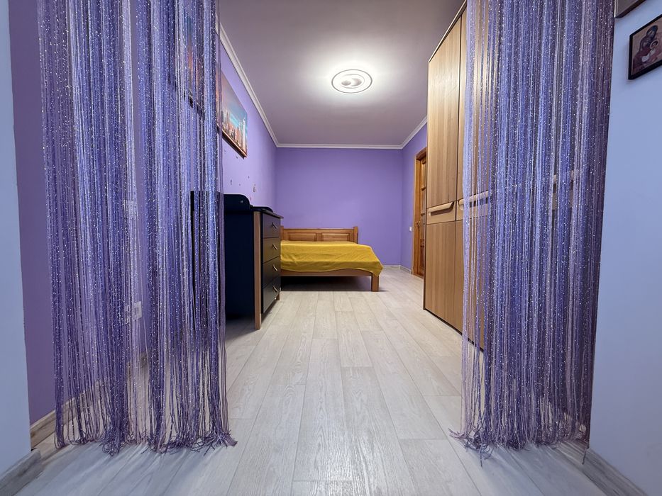 Продам 2-ух ком кв просторную Кирпич Тополь 3 от Созидателя